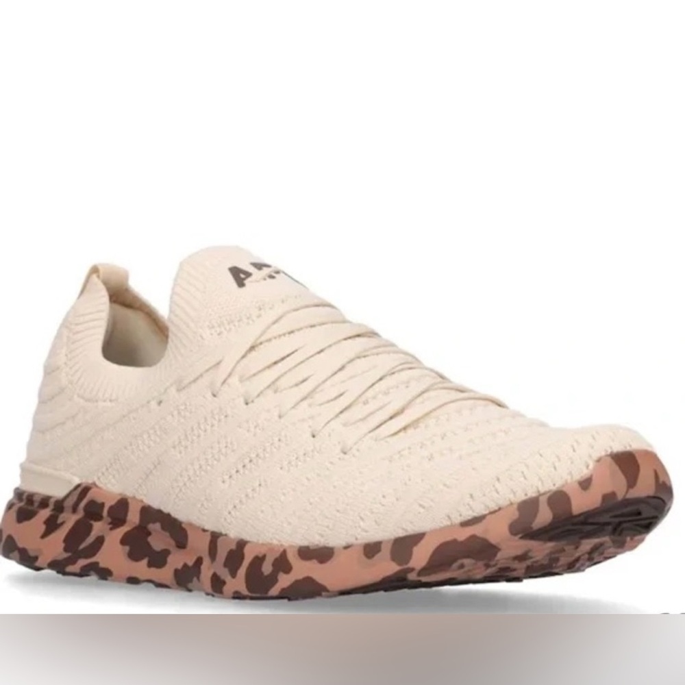 APL EUC Women's Techloom Wave Sneakers Size 10 in Parchment/Caramel/Leopard
